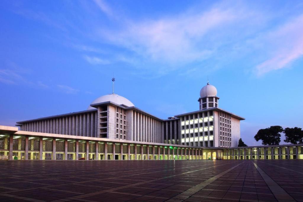 Magnolia Hotel Jakarta Exterior photo