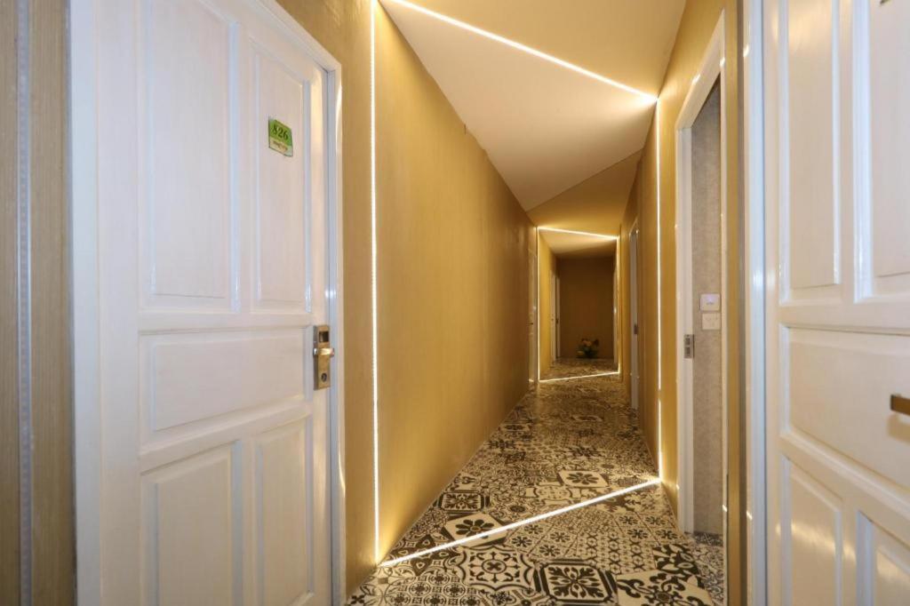 Magnolia Hotel Jakarta Exterior photo